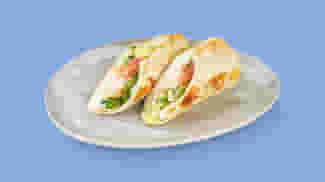 Блюдо Ролл тортилья с курицей меню Галерея Суши Ролл тортилья с курицей Новинки в Сургуте